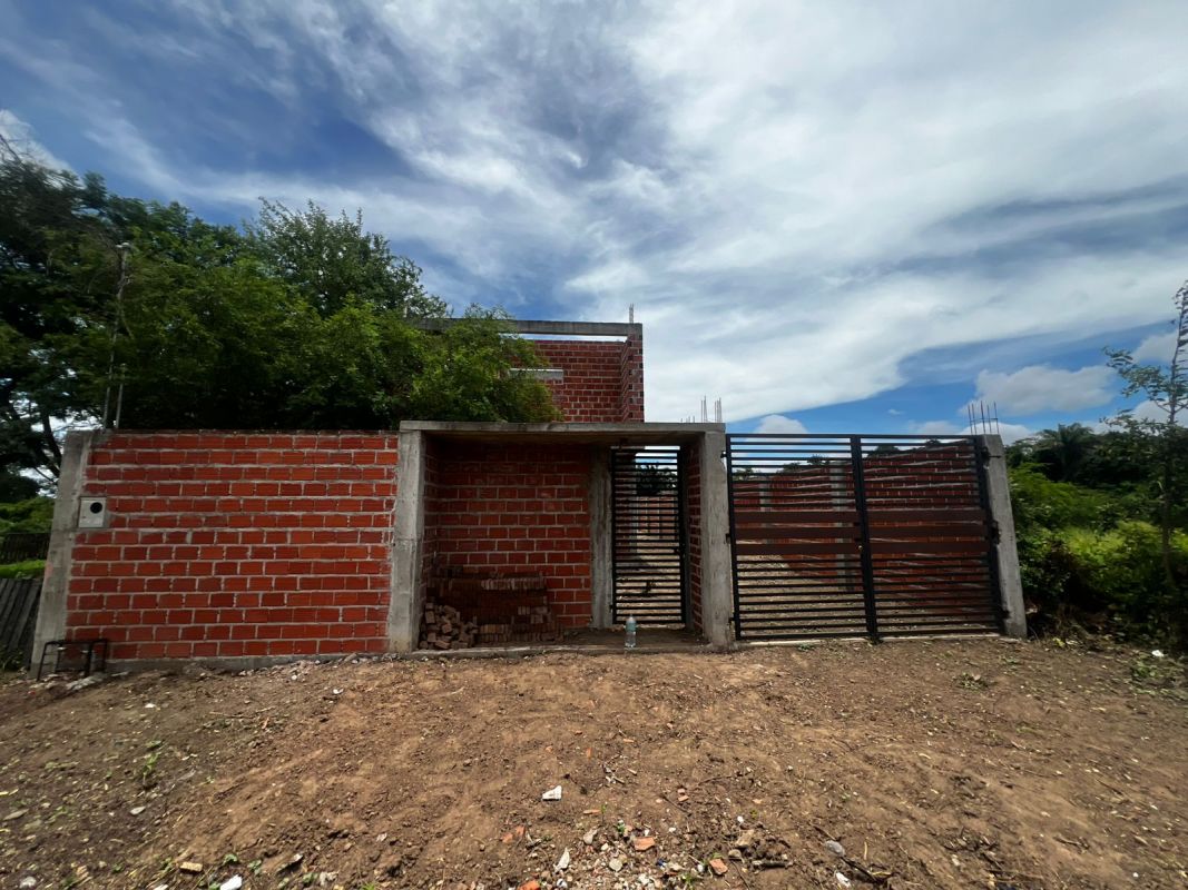 CASA EN CONSTRUCCIÓN EN VENTA - AV. EL PALMAR