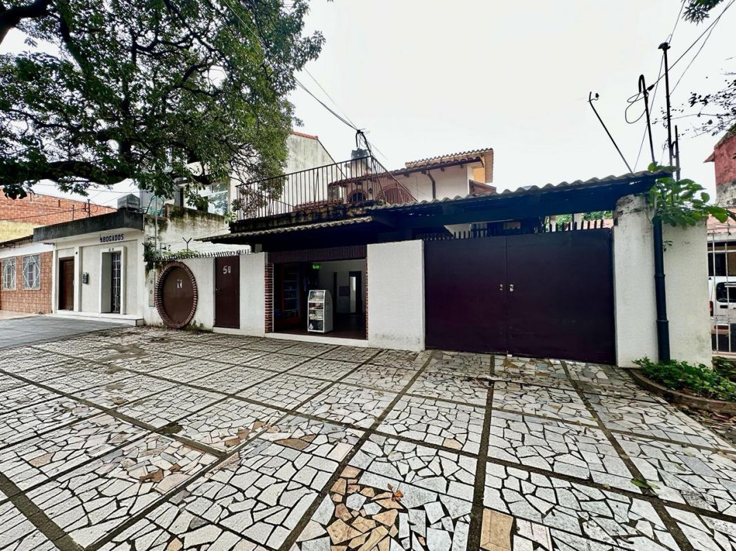 "CASA COMERCIAL EN VENTA, DE 480,80  M2, DE 2 PLANTAS, SOBRE CALLE CAMPERO"