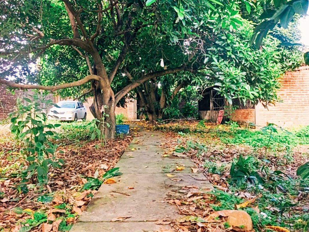 Casa en venta con amplio terreno