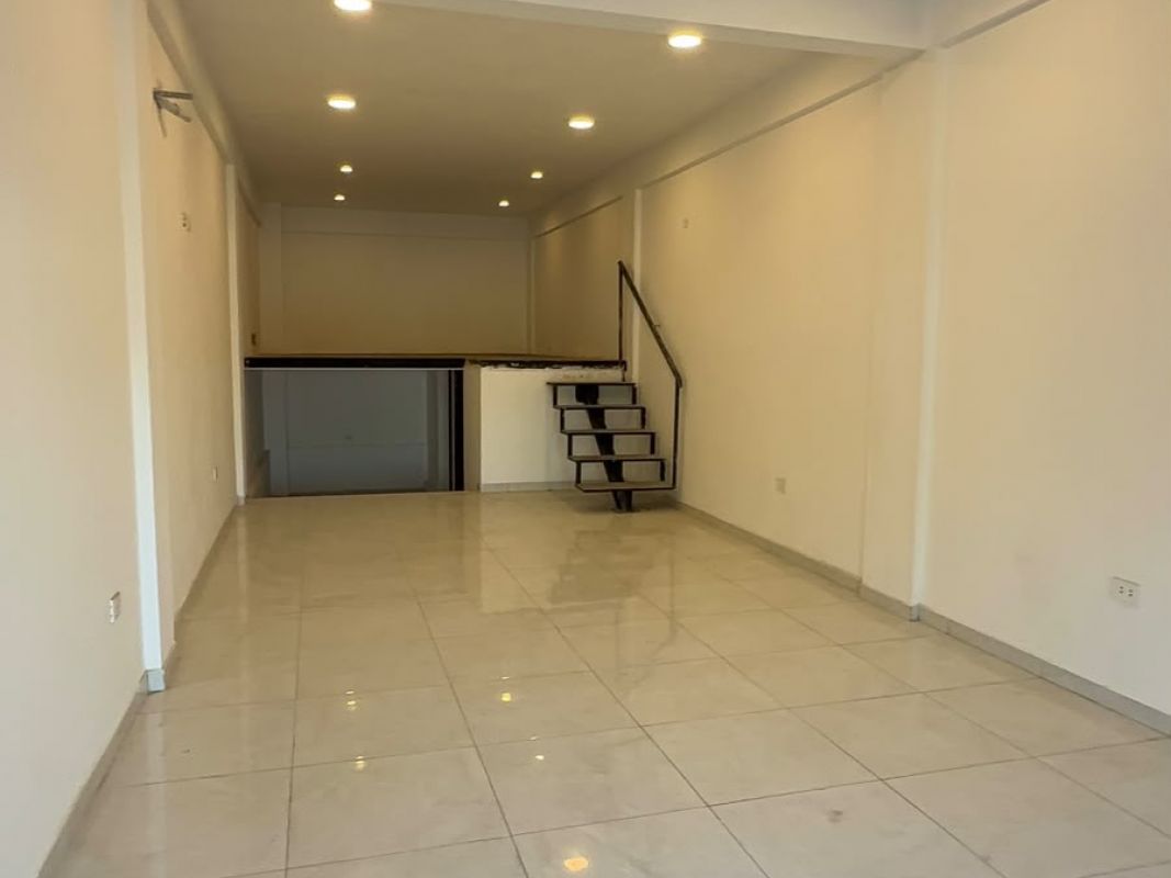 LOCAL COMERCIAL EN ALQUILER - SOBRE AVENIDA,ZONA MONTECRISTO