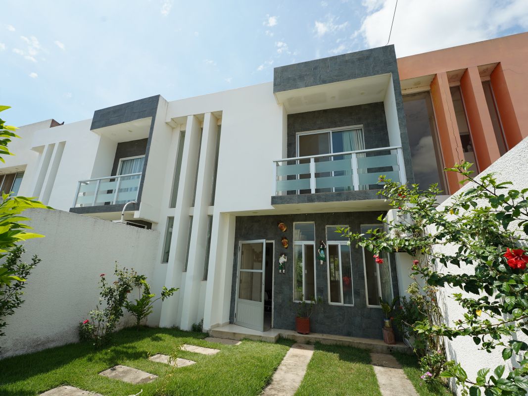 CASA DE DOS PLANTAS EN VENTA