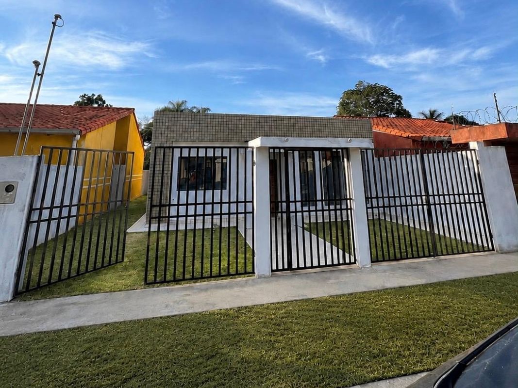Casa de 3 dormitorios Zona Norte, Urb. Akualand Guapay