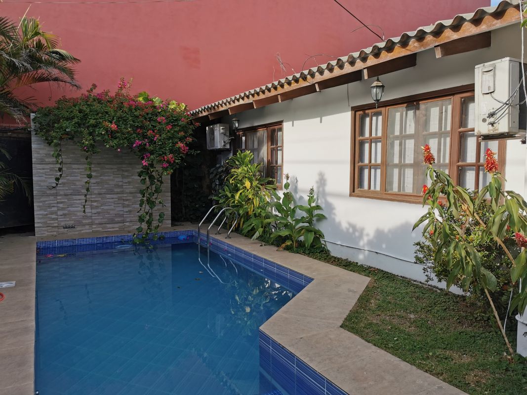 CASA 3 DORM. CON PISCINA EN ZONA NORTE