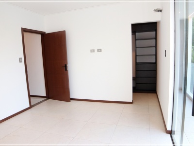 Casa 3 dormitorios Barrio Oriental (zona 4to anillo entre Canal Isuto y Radial 26)
