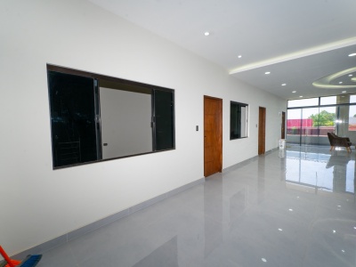 CASA EN VENTA CON GALPON