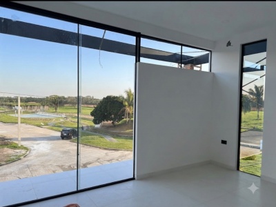 HERMOSA CASA A ESTRENAR URUBO