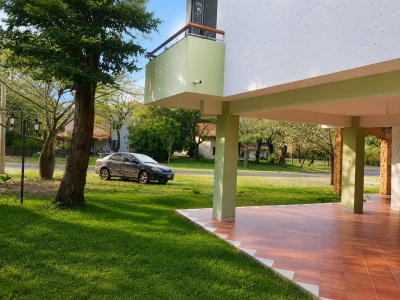 HERMOSA CASA EN LAGUNA AZUL