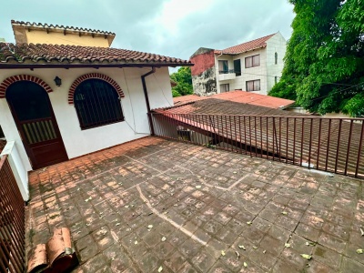 "CASA COMERCIAL EN VENTA, DE 480,80  M2, DE 2 PLANTAS, SOBRE CALLE CAMPERO"