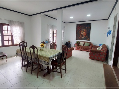 CASA EN VENTA PARA VIVIENDA Y OFICINAS 4to ANILLO Av. SANTOS DUMONT