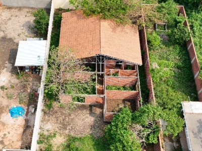 Terreno en venta con construcción zona este