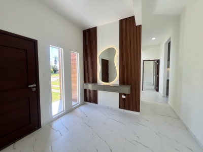CASA DE 4 DORMITORIOS EN VENTA EN EL URUBO VILLA BONITA