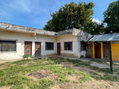 CASA EN VENTA, A PRECIO DE TERRENO, ZONA SUR