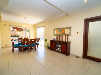 Hermosa y Cómoda Casa en Venta en Colinas del Urubo Sector I