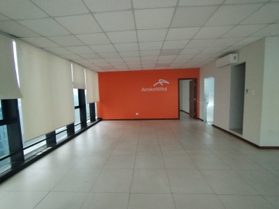Oficina de 87.81 m2 en Alquiler en Equipetrol El Cubo I