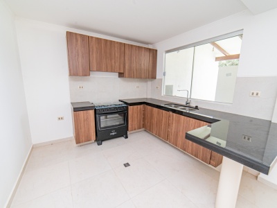 HERMOSA CASA DE 2 PLANTAS EN VENTA- $US 82.000.-