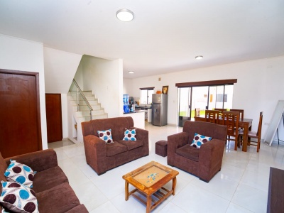CASA DE 4 DORMITORIOS EN VENTA AV CUMAVI 8vo ANILLO
