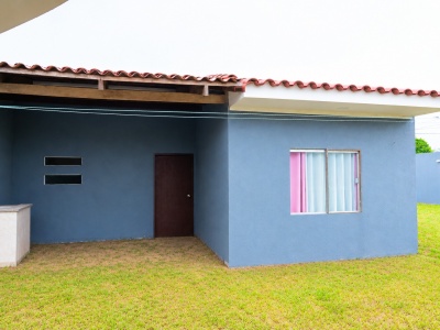 EN VENTA EN ESQUINA LOTE CON CASA DE 2 D. ZONA ESTE