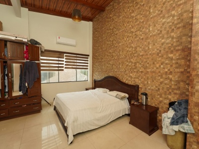GALPON EN VENTA SOBRE LA AV. G77