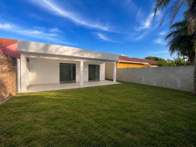 Casa de 3 dormitorios Zona Norte, Urb. Akualand Guapay