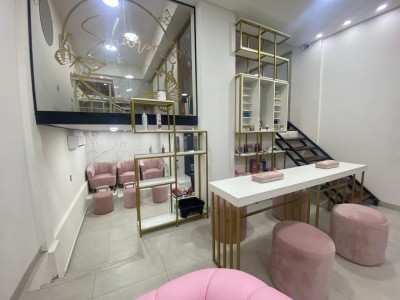 Tienda comercial en Alquiler sobre avenida - Zona Centro