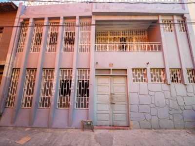 CASA COMERCIAL EN VENTA - ZONA LOS POZOS