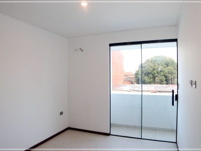 Casa 3 dormitorios Barrio Oriental (zona 4to anillo entre Canal Isuto y Radial 26)