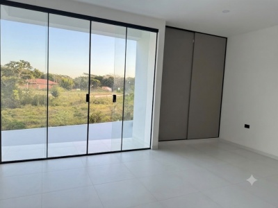 HERMOSA CASA A ESTRENAR URUBO