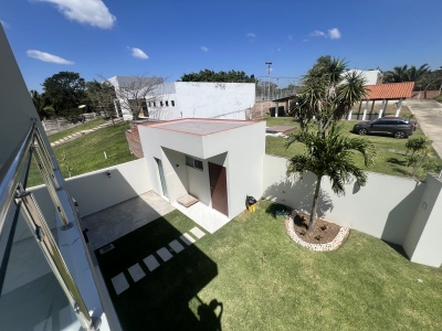 CASA DE 4 DORMITORIOS EN VENTA EN EL URUBO VILLA BONITA