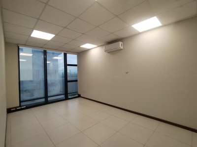 Oficina de 87.81 m2 en Alquiler en Equipetrol El Cubo I