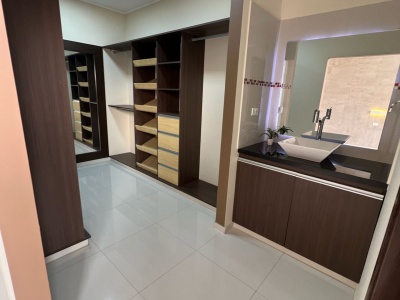 CASA EN VENTA AV SANTOS DUMONT