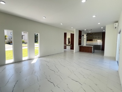 CASA DE 4 DORMITORIOS EN VENTA EN EL URUBO VILLA BONITA