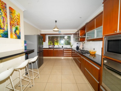 Hermosa y Cómoda Casa en Venta en Colinas del Urubo Sector I