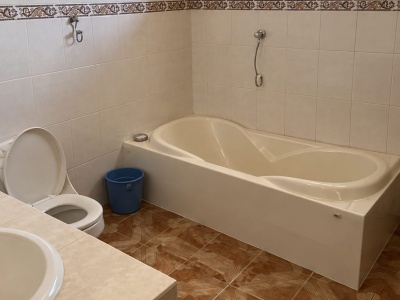 CASA EN VENTA ZONA AV LUJAN 8vo Y 9no ANILLO CON TIENDA AMPLIA