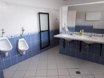LOCAL COMERCIAL EN ALQUILER - CENTRO DE LA CIUDAD con parqueo propio