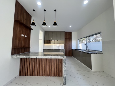CASA DE 4 DORMITORIOS EN VENTA EN EL URUBO VILLA BONITA