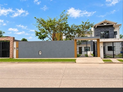 CASA A ESTRENAR SOBRE AV. DOBLE VIA LA GUARDIA