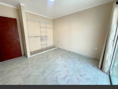 CASA A ESTRENAR SOBRE AV. DOBLE VIA LA GUARDIA