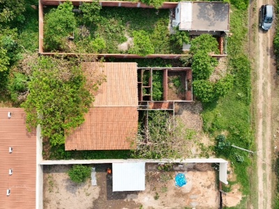 Terreno en venta con construcción zona este