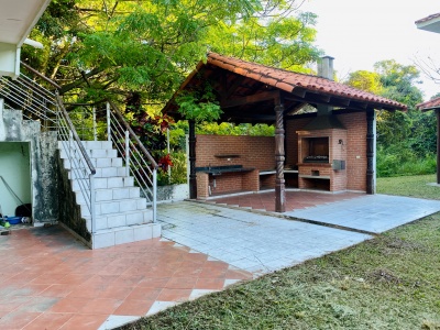 HERMOSA CASA EN LAGUNA AZUL