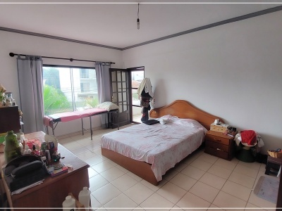 CASA EN VENTA PARA VIVIENDA Y OFICINAS 4to ANILLO Av. SANTOS DUMONT