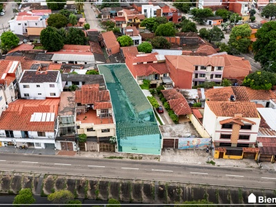 EN VENTA TERRENO SOBRE 2DO ANILLO Y AVENIDA CENTENARIO