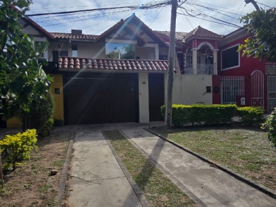 CASA EN VENTA: 4TO ANILLO RADIAL 27