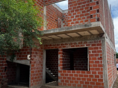 CASA EN CONSTRUCCIÓN EN VENTA - AV. EL PALMAR