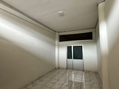Casa con tienda comercial EN VENTA - ZONA CUMAVI