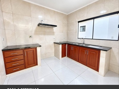 CASA A ESTRENAR SOBRE AV. DOBLE VIA LA GUARDIA