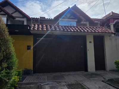 CASA EN VENTA: 4TO ANILLO RADIAL 27