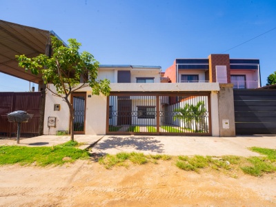 CASA DE 4 DORMITORIOS EN VENTA AV CUMAVI 8vo ANILLO