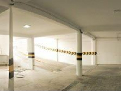 LOCAL COMERCIAL EN ALQUILER - CENTRO DE LA CIUDAD con parqueo propio