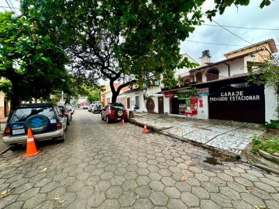 "CASA COMERCIAL EN VENTA, DE 480,80  M2, DE 2 PLANTAS, SOBRE CALLE CAMPERO"