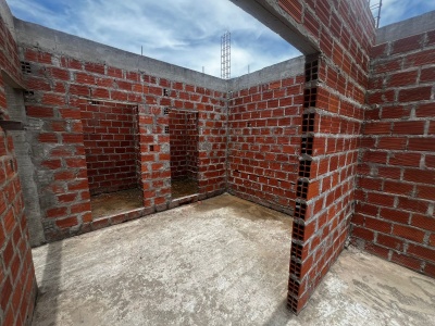 CASA EN CONSTRUCCIÓN EN VENTA - AV. EL PALMAR